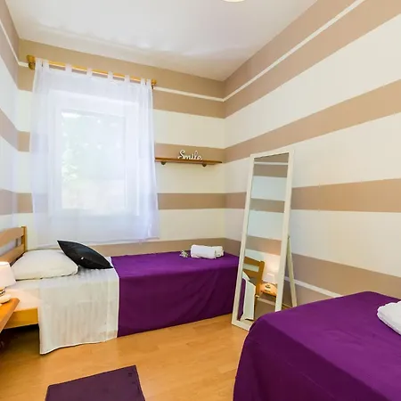 Apartament Valonija - Two Bedroom With Terrace And Garden View