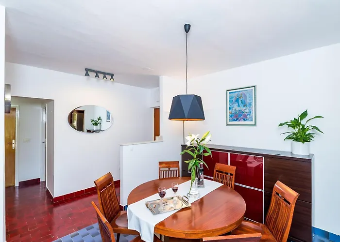 Valonija - Two Bedroom With Terrace And Garden View *