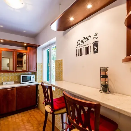 شقة Valonija - Two Bedroom With Terrace And Garden View