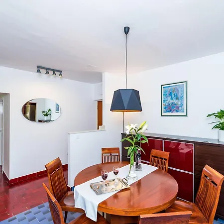 Valonija - Two Bedroom With Terrace And Garden View *