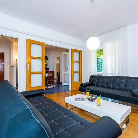 Valonija - Two Bedroom With Terrace And Garden View دوبروفينك