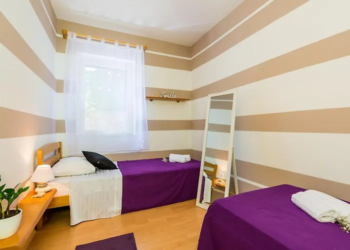 Appartement Valonija - Two Bedroom With Terrace And Garden View